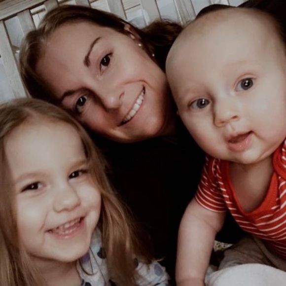 Meet your Posher, Danielle - Picture 1 of 1